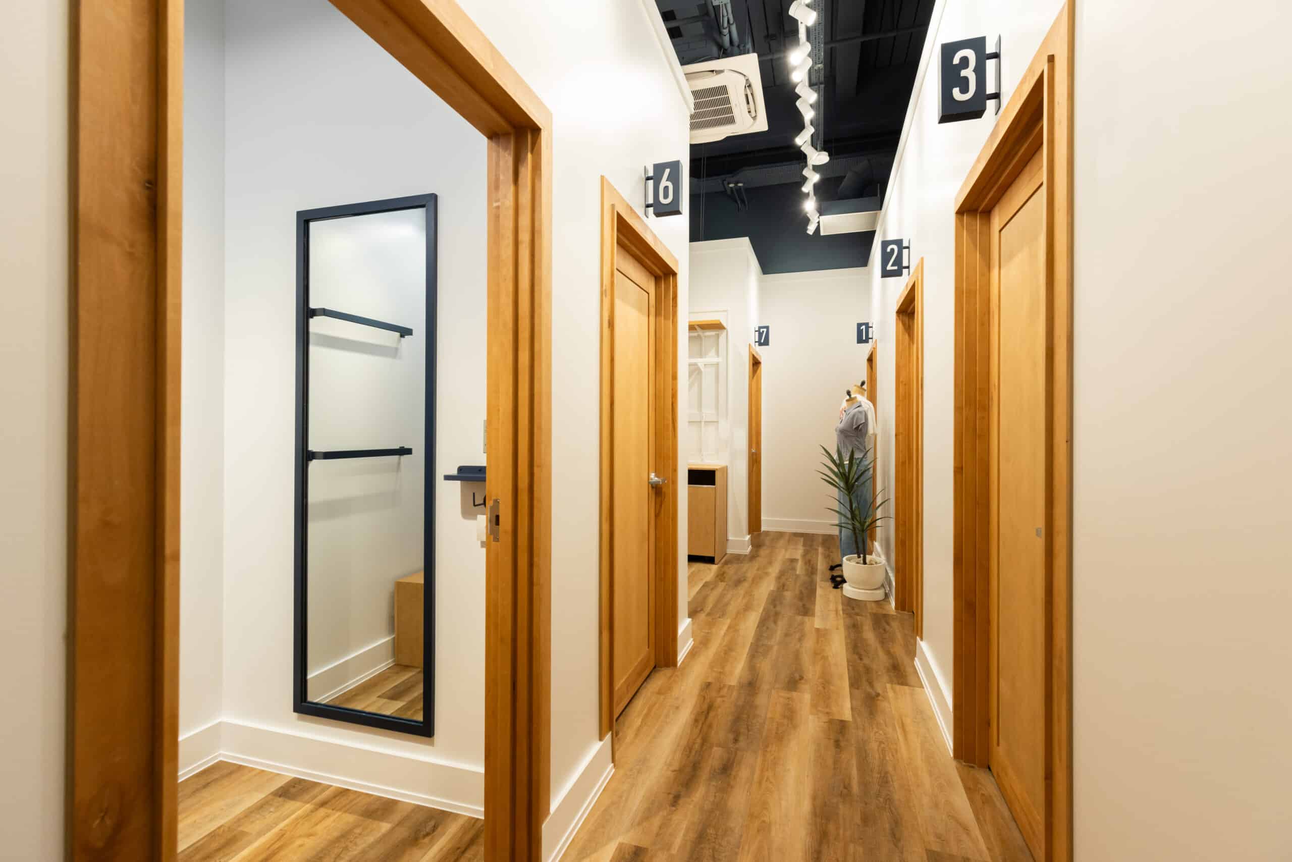 Hollister & Co — 2